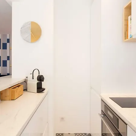 Martinez Area: Brand New & Design 1 Bed !